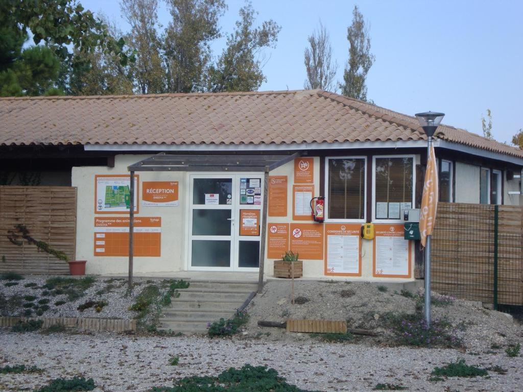 Hotel Escapades Ensoleillees Climatisation Television Sigean Exterior foto